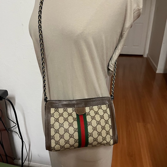 Authentic Gucci GG Sherry Monogram Mini Clutch On Chain - Picture 2 of 12